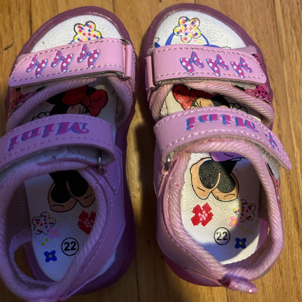 Minnie Mouse sandals